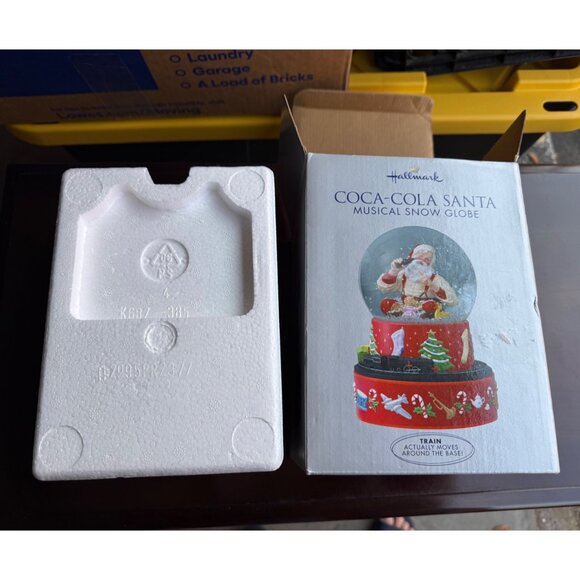 Hallmark 2001 Coca-Cola Santa Christmas Musical Snow Globe Moving Train NIB - Picture 3 of 3